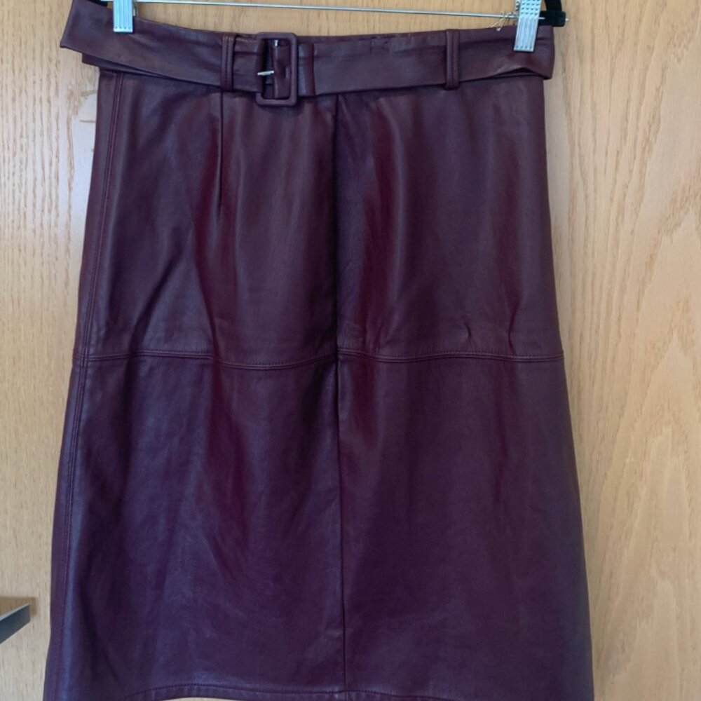 Office Siren Burgundy Faux Leather Belted Skirt Petite 4 – Ann Taylor Factory